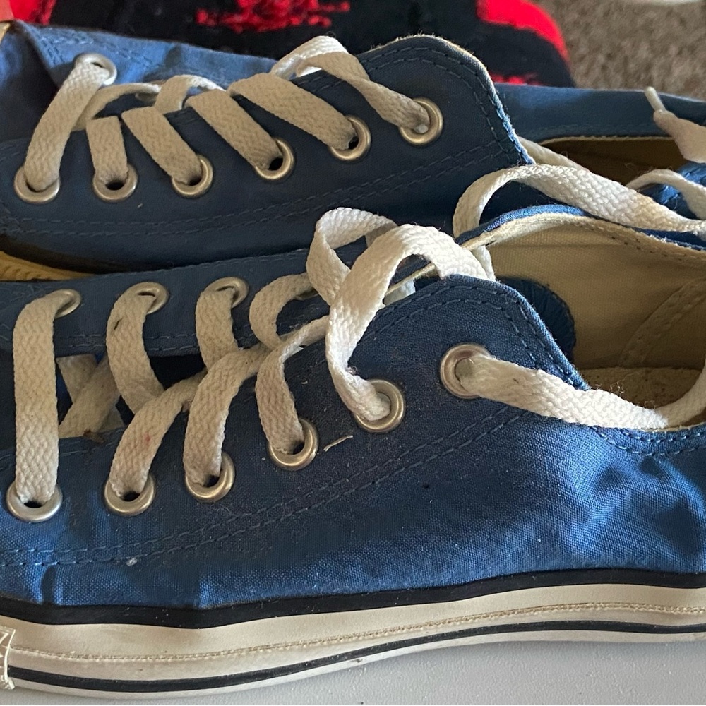 Converse - Picture 2 of 8
